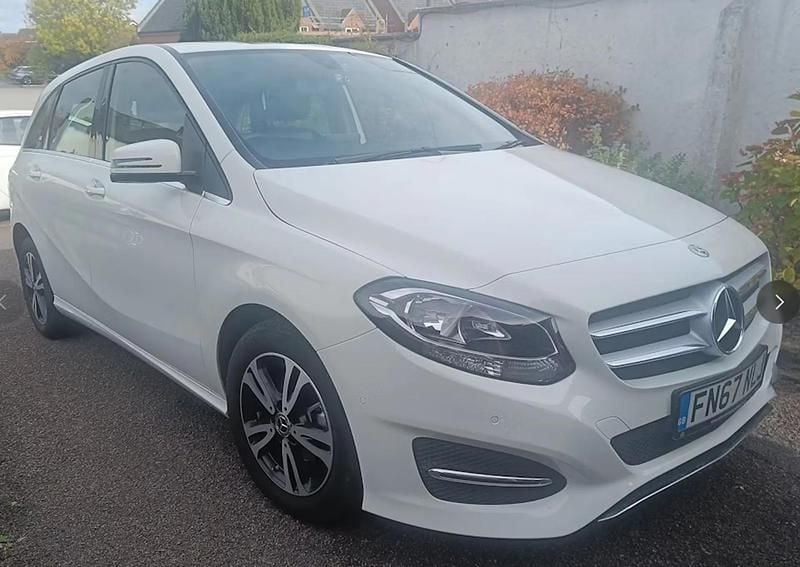 White Used 2017 Mercedes B180 Executive MPV | £13,099 (Fair price) - Image 1/1