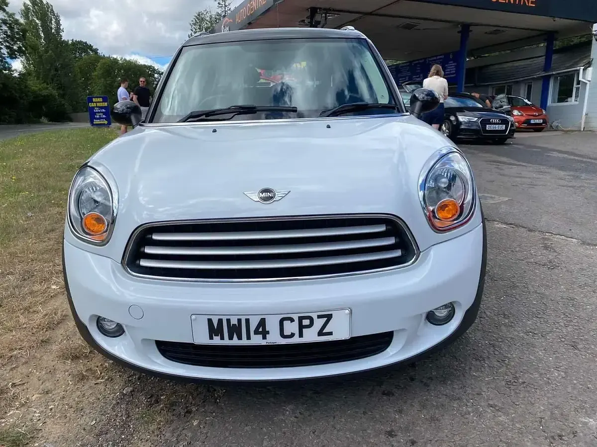 Used Mini Cooper D 112 HP (82 kW) 2014 White Hatchback