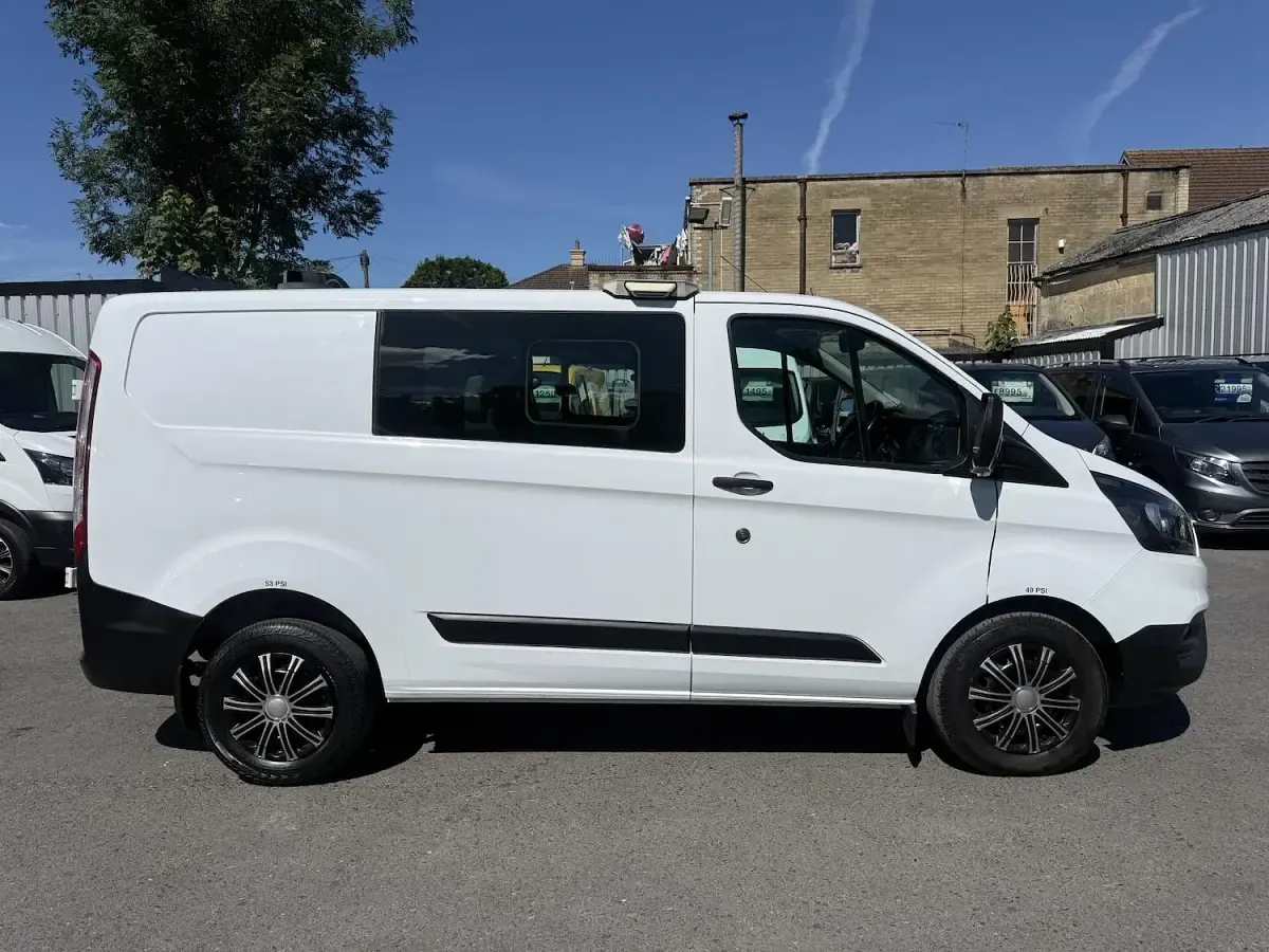 Used Ford Transit Custom 105 HP (77 kW) 2019 White Van