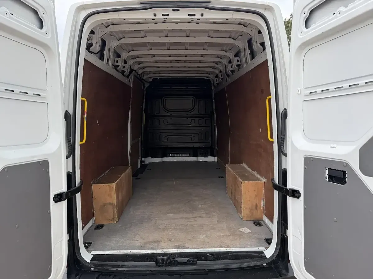 Used VW Crafter Trendline 140 HP (102 kW) 2021 White Van