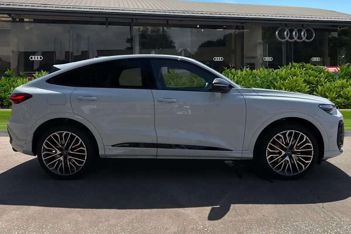 Used Audi SQ5 Advanced 367 HP (269 kW) 2026 White SUV
