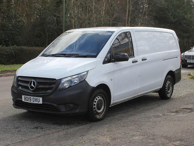 White Used 2019 Mercedes Vito MPV | £12,995 (Good price) - Image 1/4