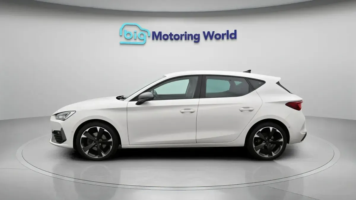 Used Cupra Leon 150 HP (110 kW) 2024 White Hatchback