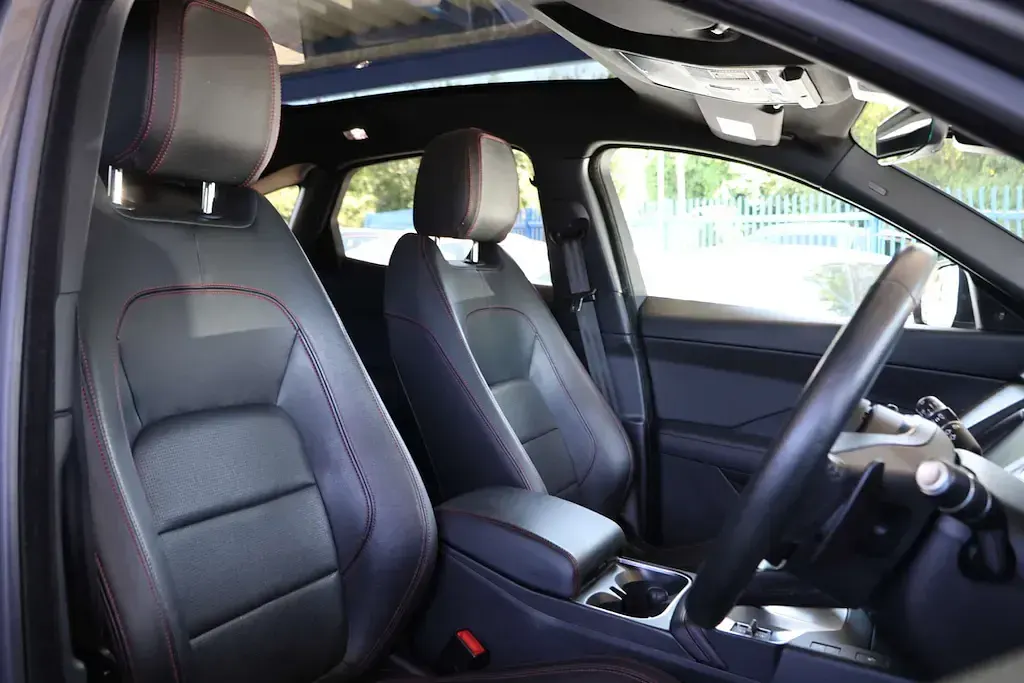Used Jaguar E-Pace Chequered Flag 180 HP (132 kW) 2019 Grey SUV