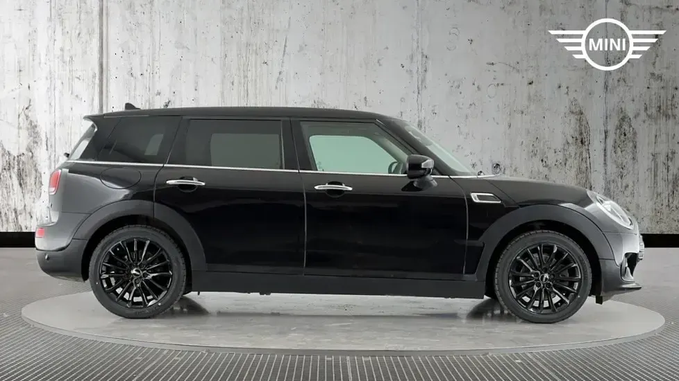 Used Mini Cooper Clubman Classic 134 HP (98 kW) 2019 Black Estate