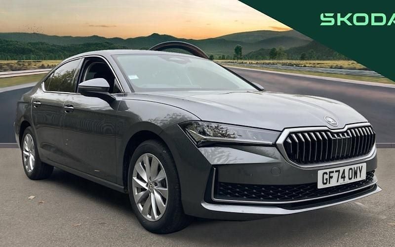 New 2025 Skoda Superb SE Technology Hatchback | £25,490 (Good price) - Image 1/4