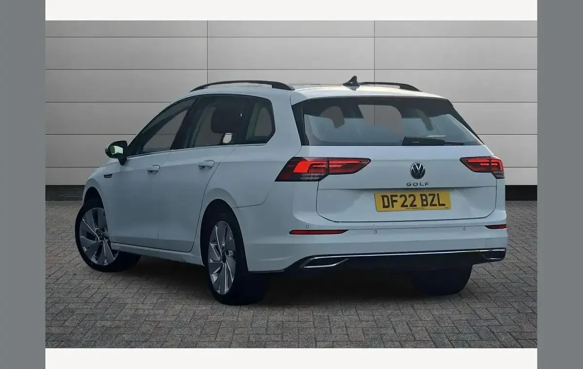 Used VW Golf VIII Style 150 HP (110 kW) 2022 White Estate