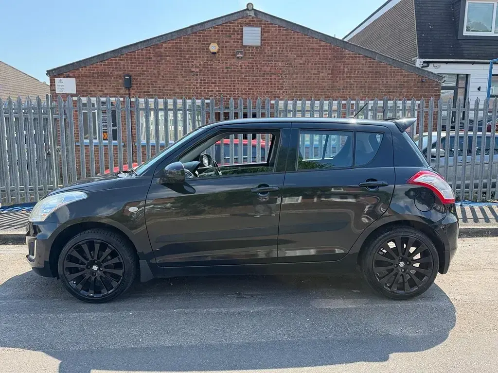 Używany Suzuki Swift SZ3 2016 Czarny Hatchback