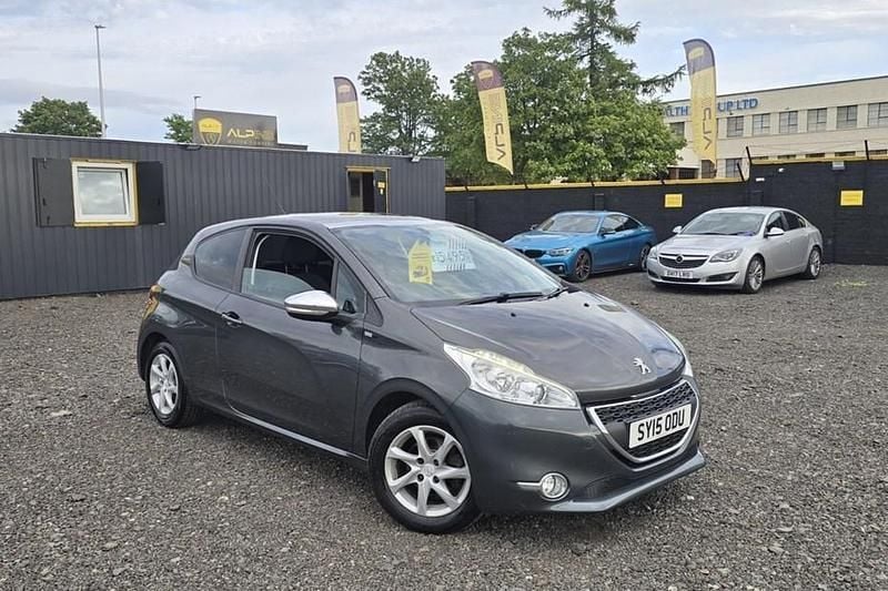 Grey Used 2015 Peugeot 208 Style Hatchback | £5,495 (Fair price) - Image 1/1