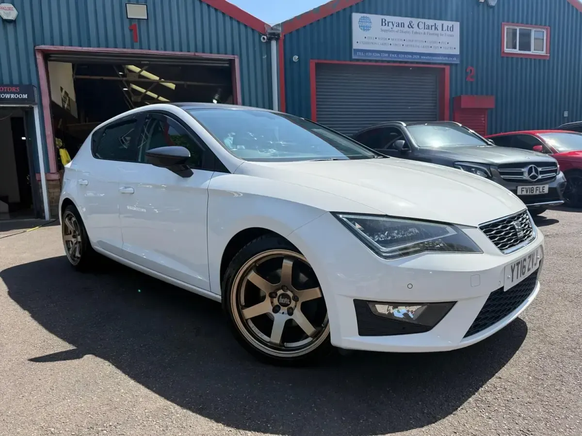 Used Seat Leon FR 2016 White Hatchback