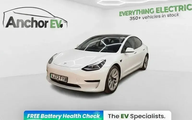 Begagnad Tesla Model 3 RWD 180 kW (245 HK) 2023 Sedan