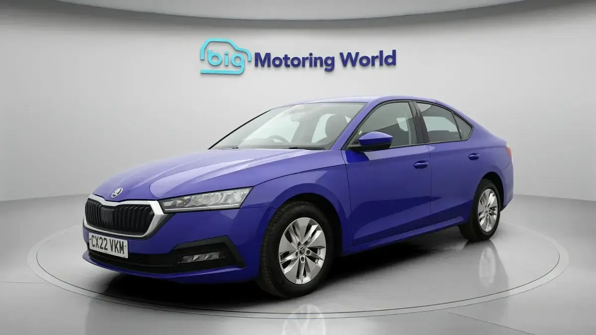 Used Skoda Octavia SE Technology 110 HP (80 kW) 2022 Blue Hatchback