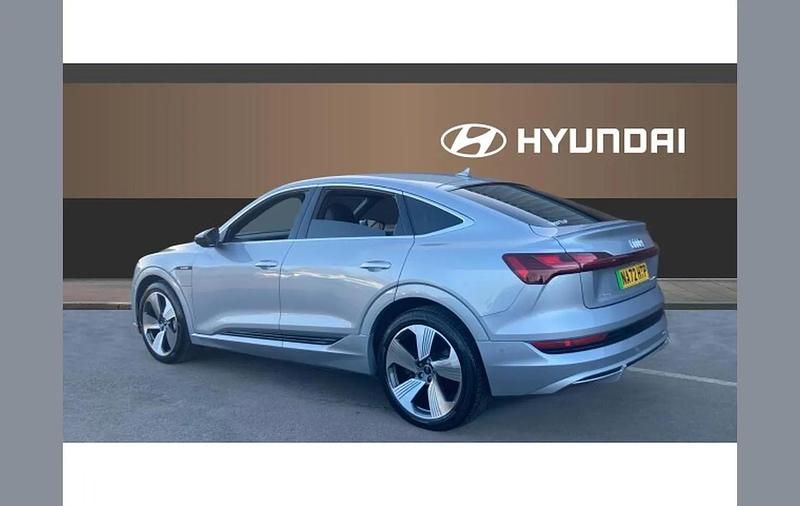 Usado Audi e-tron Sportback S-Line 300 kW (408 HP) 2022 Prateado SUV