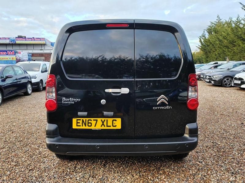 Used Citroën Berlingo 100 HP (73 kW) 2018 Black MPV