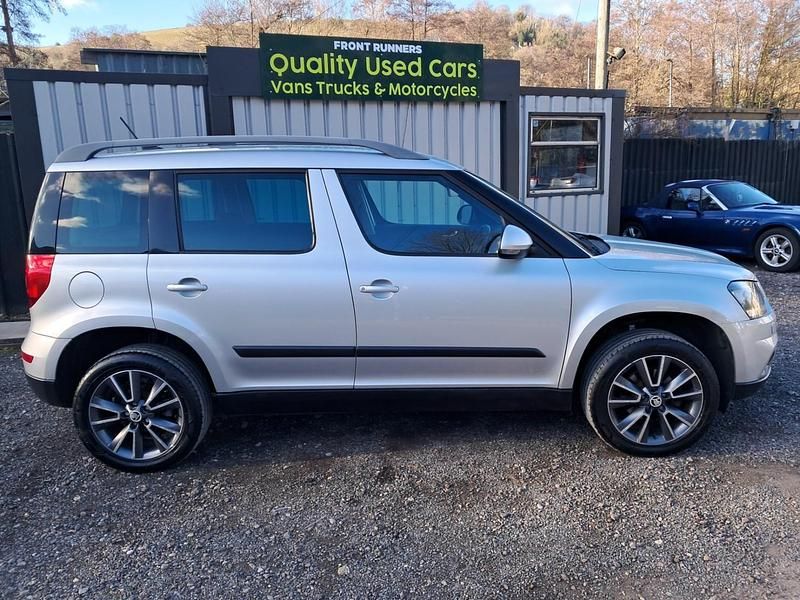 Used Skoda Yeti SE Drive 110 HP (80 kW) 2017 Silver SUV