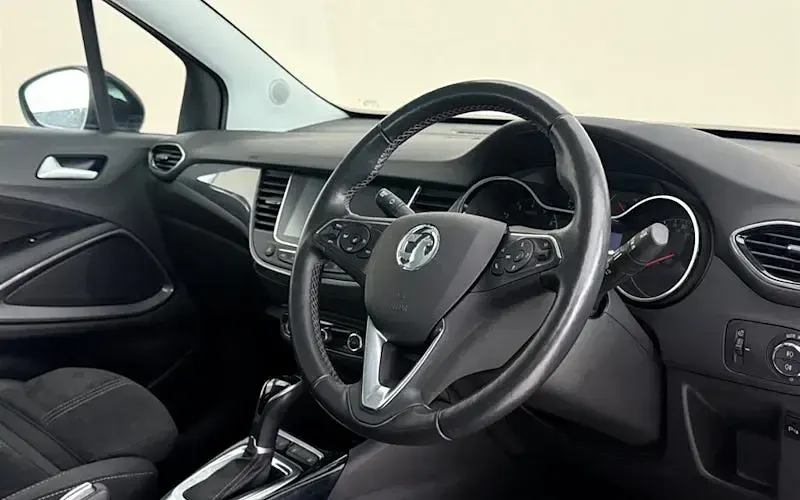 Used Vauxhall Crossland Ultimate 131 HP (96 kW) 2024 SUV