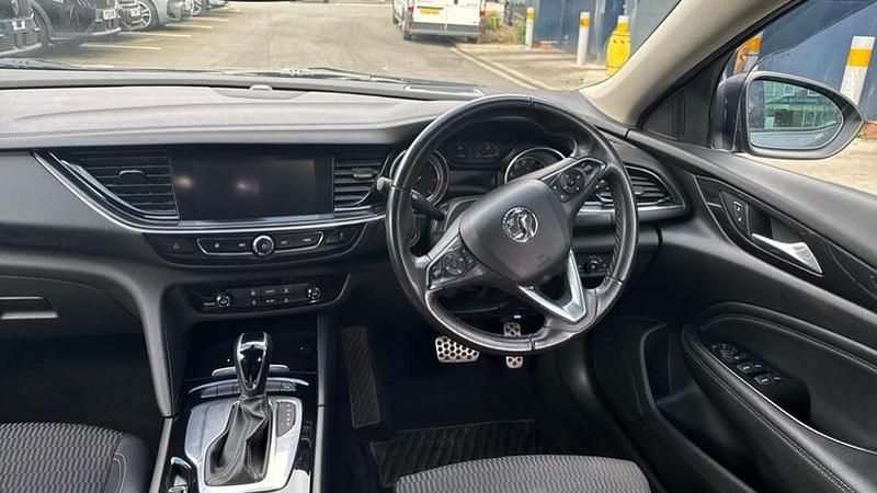 Used Vauxhall Insignia SRi 168 HP (123 kW) 2018 Grey Estate