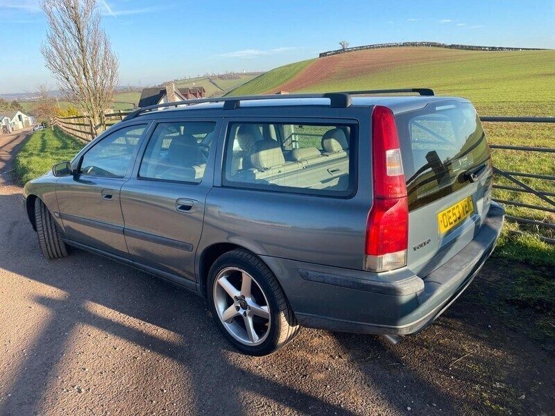 Used Volvo V70 SE 177 HP (130 kW) 2003 Green Estate