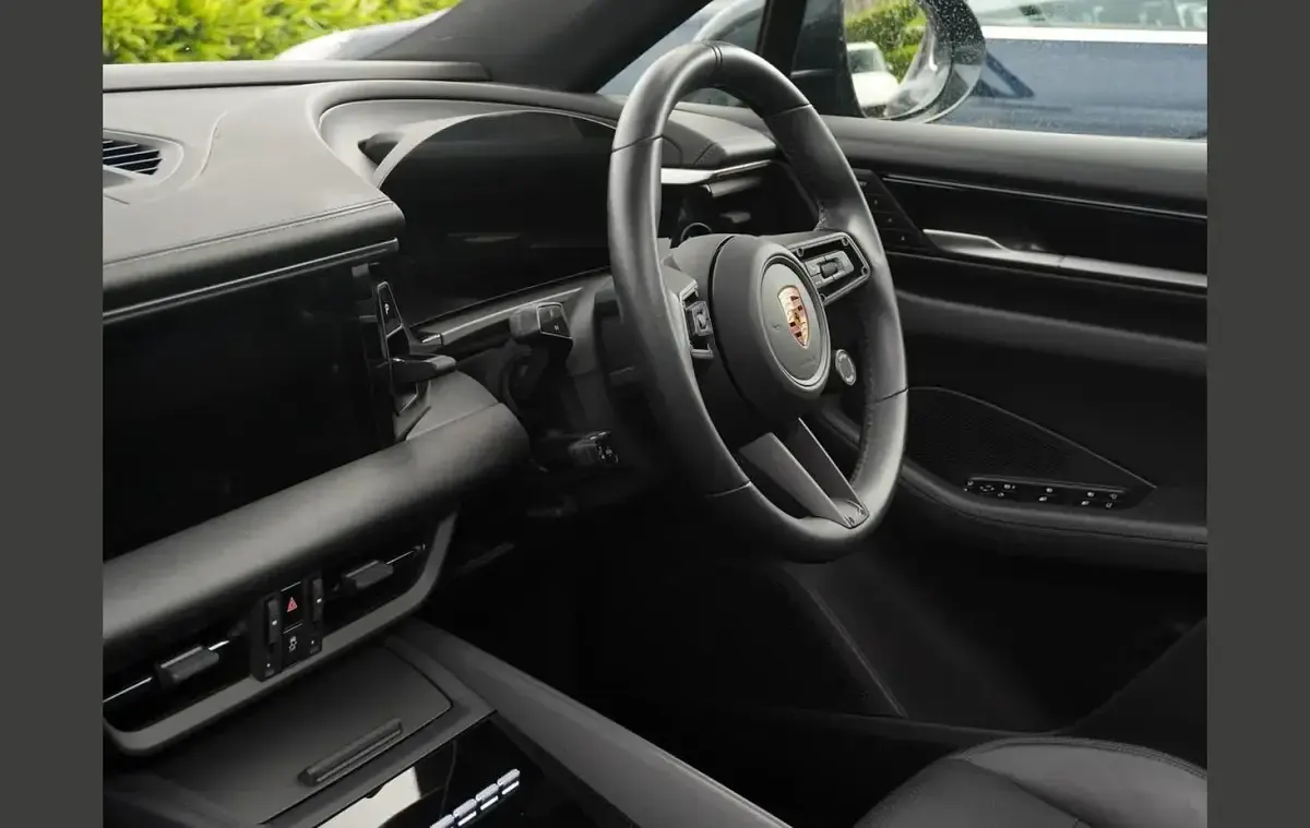 Used Porsche Macan 294 kW (401 HP) 2024 Grey SUV