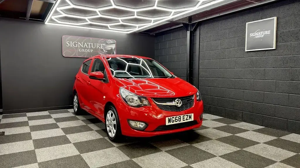 Used Vauxhall Viva 73 HP (53 kW) 2019 Red Hatchback
