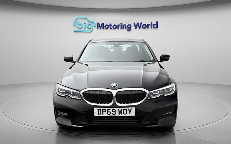 Used BMW 320 190 HP (139 kW) 2019 Black Sedan