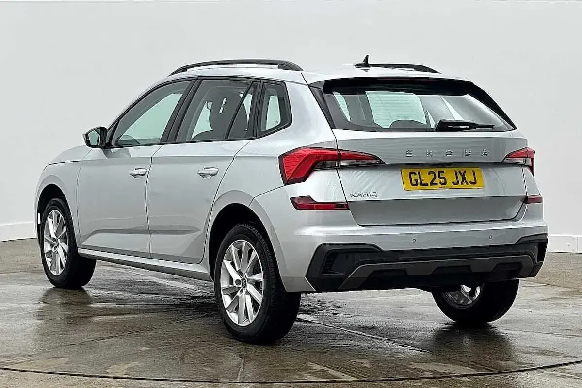 Used Skoda Kamiq SE 94 HP (69 kW) 2025 Brilliant silver metallic SUV