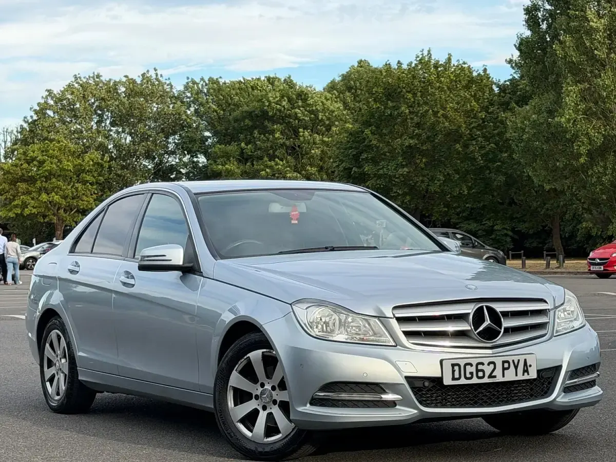 Used Mercedes C180 Executive 156 HP (114 kW) 2012 Silver Sedan