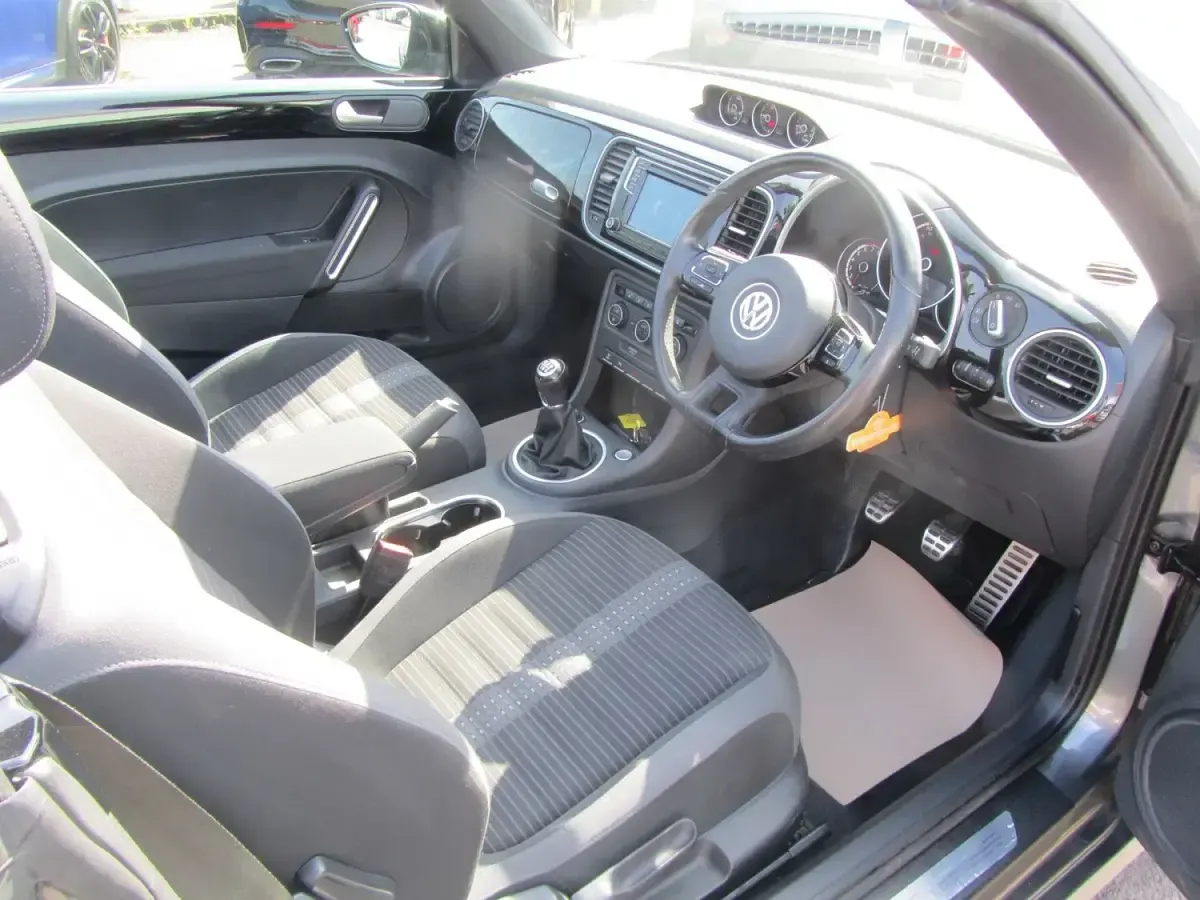 Used VW Beetle Sport 150 HP (110 kW) 2016 Grey Hatchback