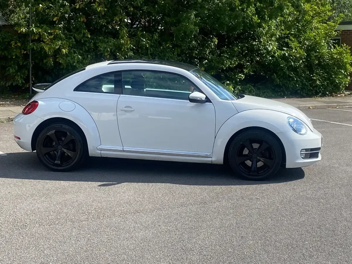 Used VW Beetle Design 150 HP (110 kW) 2012 White Hatchback