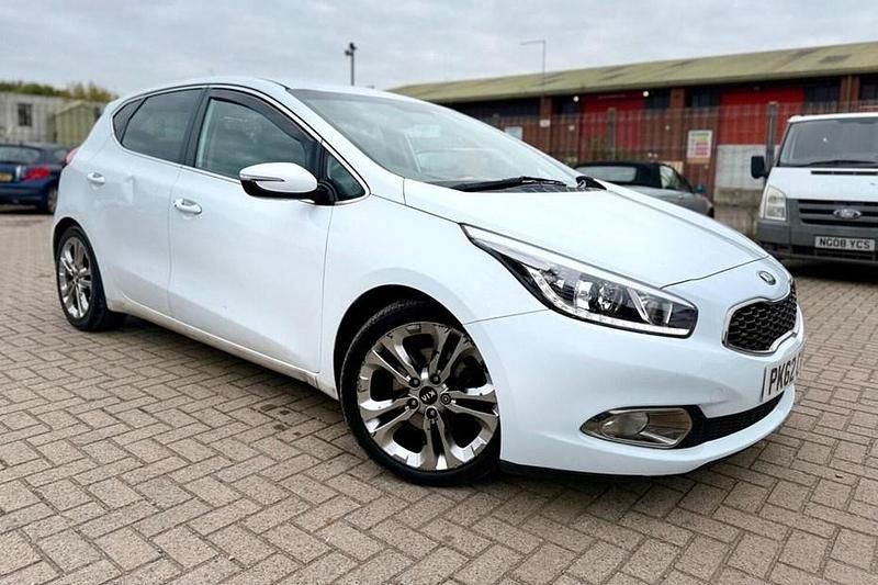 Used Kia Ceed 2012 White Hatchback