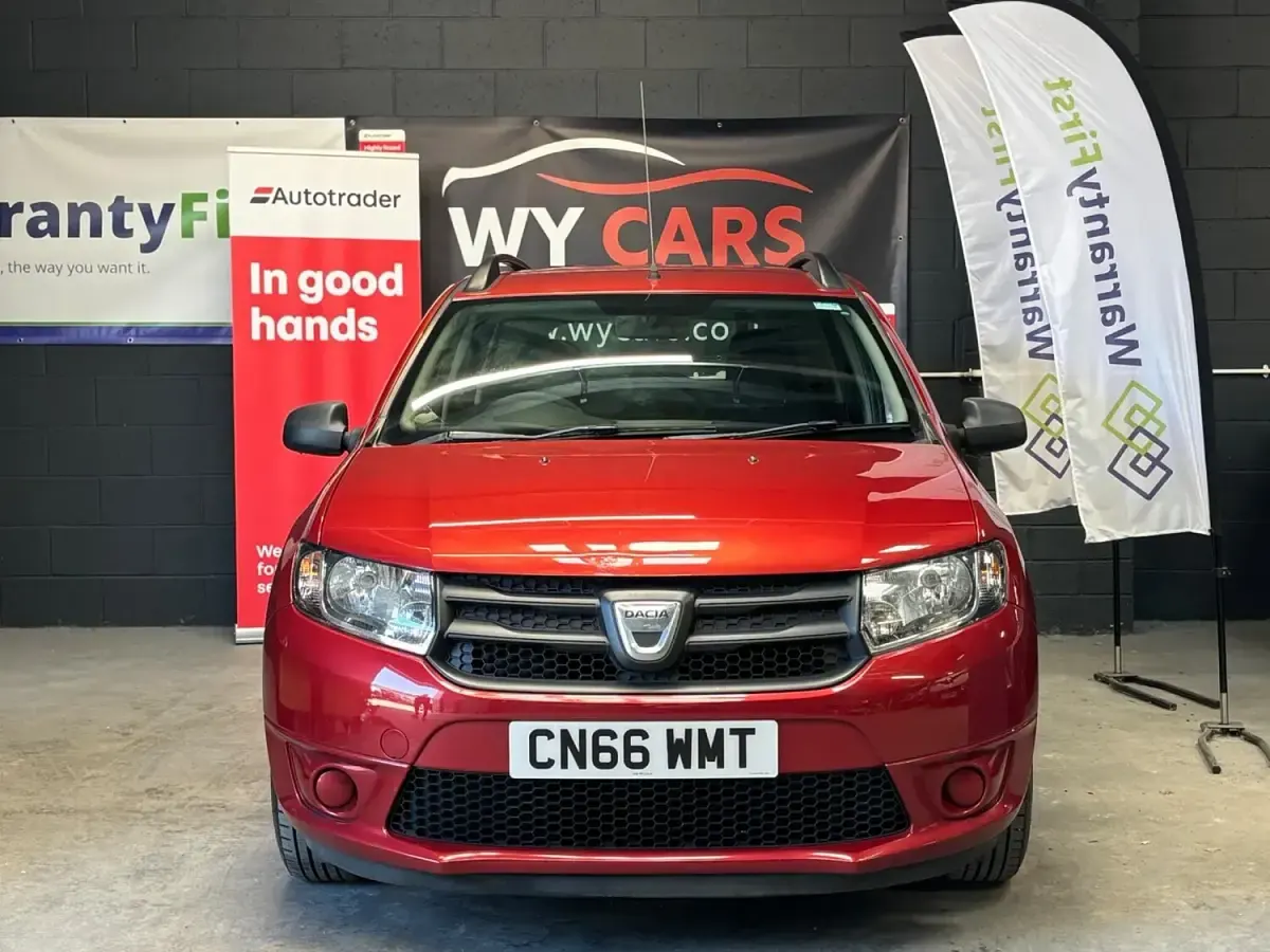 Used Dacia Logan MCV Ambiance 73 HP (53 kW) 2016 Red Estate
