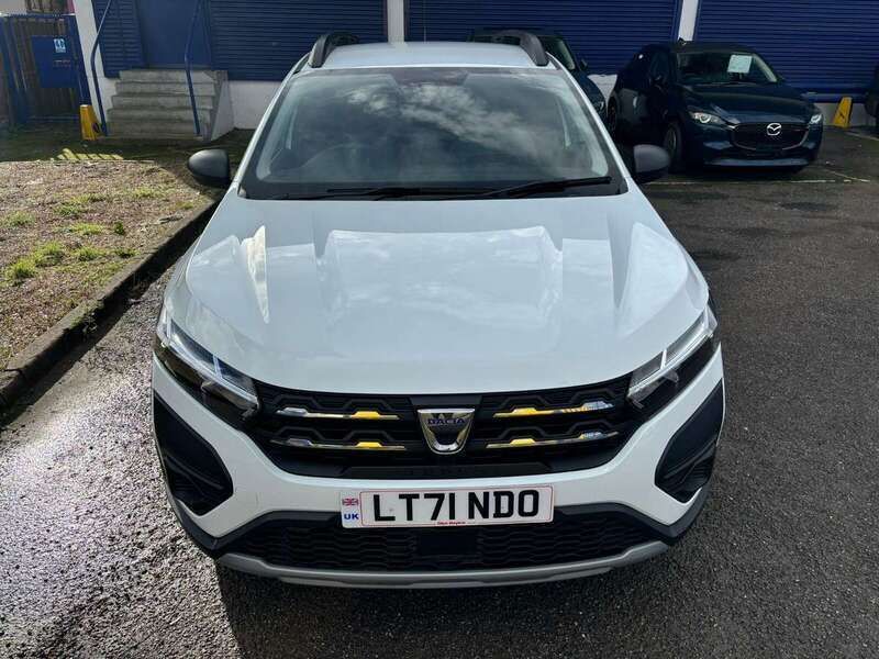 Used Dacia Sandero Essentiel 90 HP (66 kW) 2021 White Hatchback