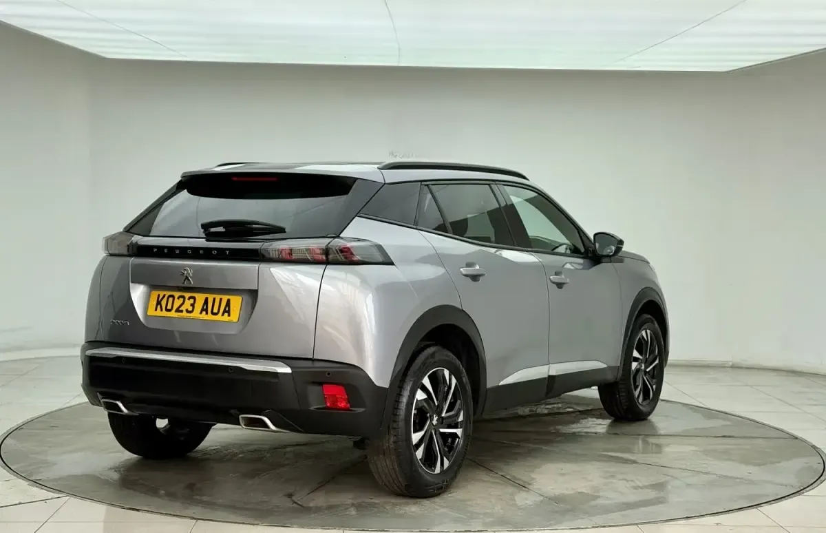 Usado Peugeot 2008 Allure+ 2023 Cinzento SUV