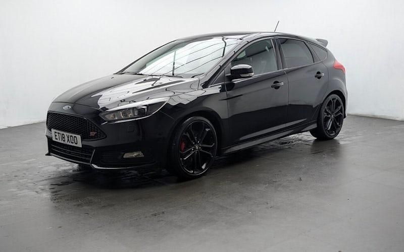 Used Ford Focus ST 185 HP (136 kW) 2017 Black Hatchback