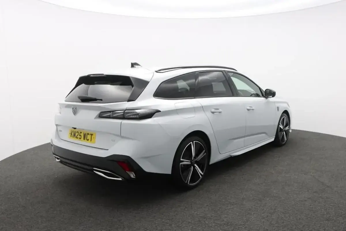 Used Peugeot 308 SW GT 136 HP (100 kW) 2025 Okenite white Estate