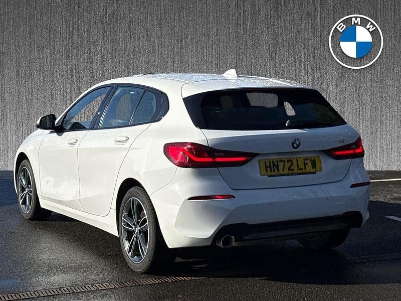 Used BMW 118 Sport Line 134 HP (98 kW) 2022 White Hatchback