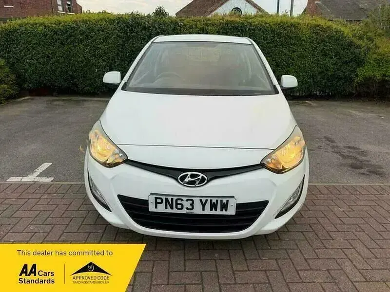 Begagnad Hyundai i20 Active 85 HK (62 kW) 2013 Vit Halvkombi