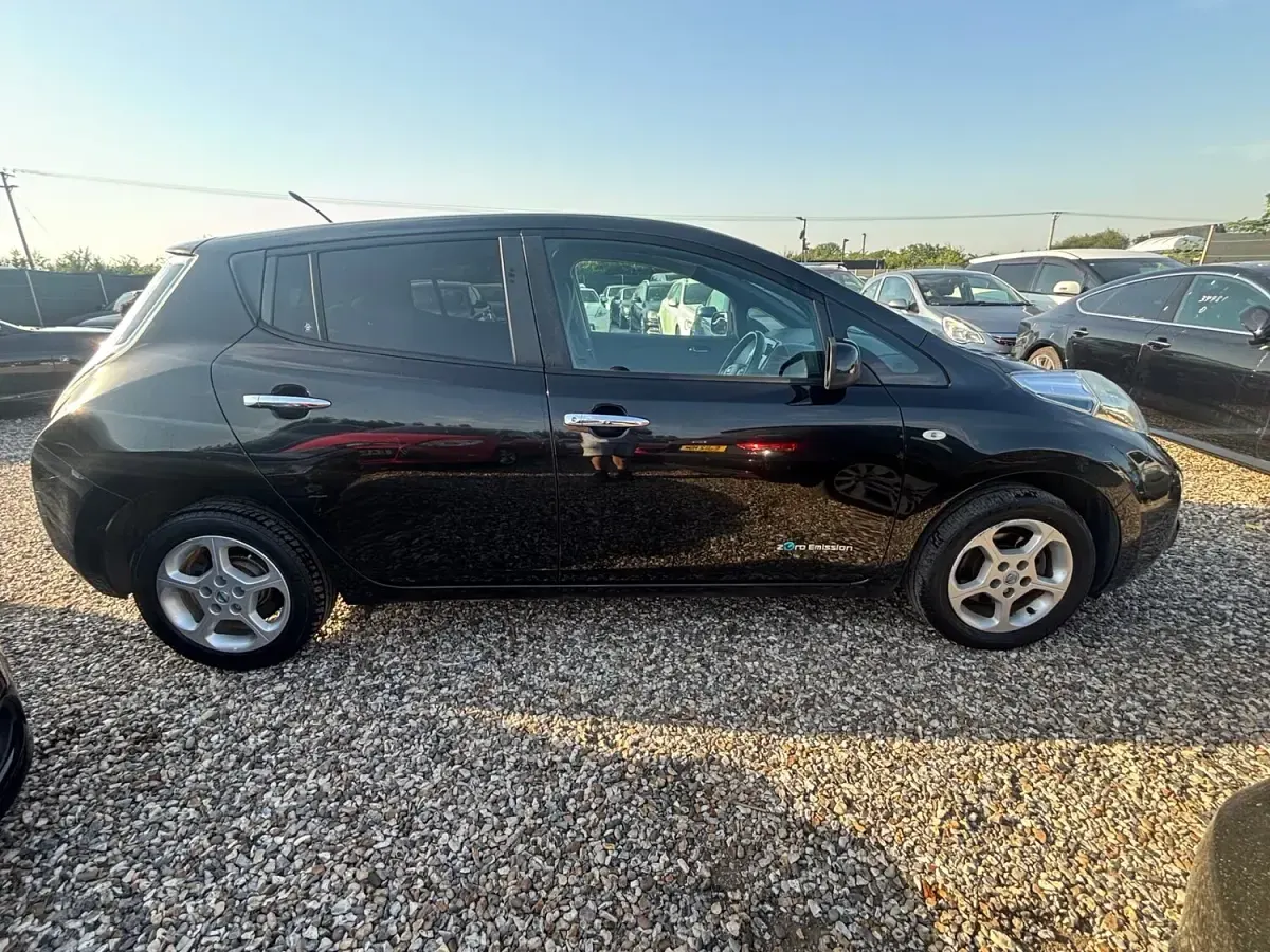 Used Nissan Leaf Acenta 80 kW (109 HP) 2013 Black Hatchback