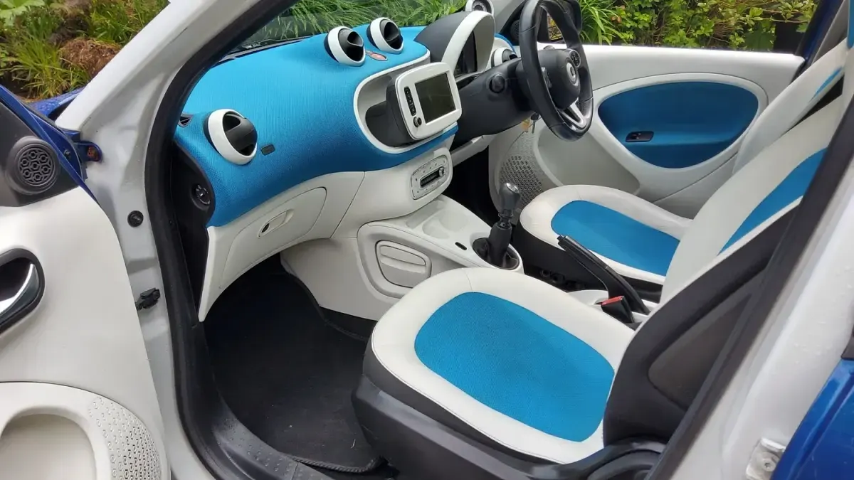 Used Smart ForFour Premium 90 HP (66 kW) 2015 Blue Hatchback