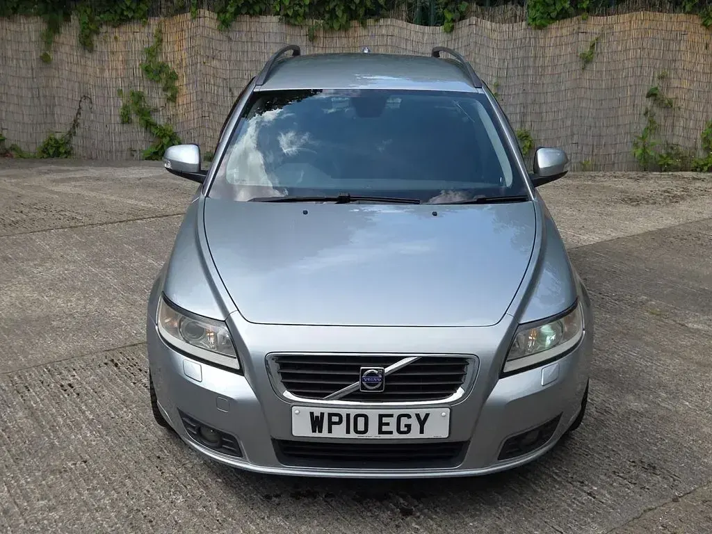 Used Volvo V50 SE 109 HP (80 kW) 2010 Silver Estate