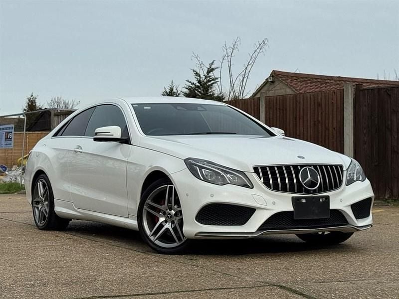 Begagnad Mercedes E250 AMG 2016 Vit Sportkupé