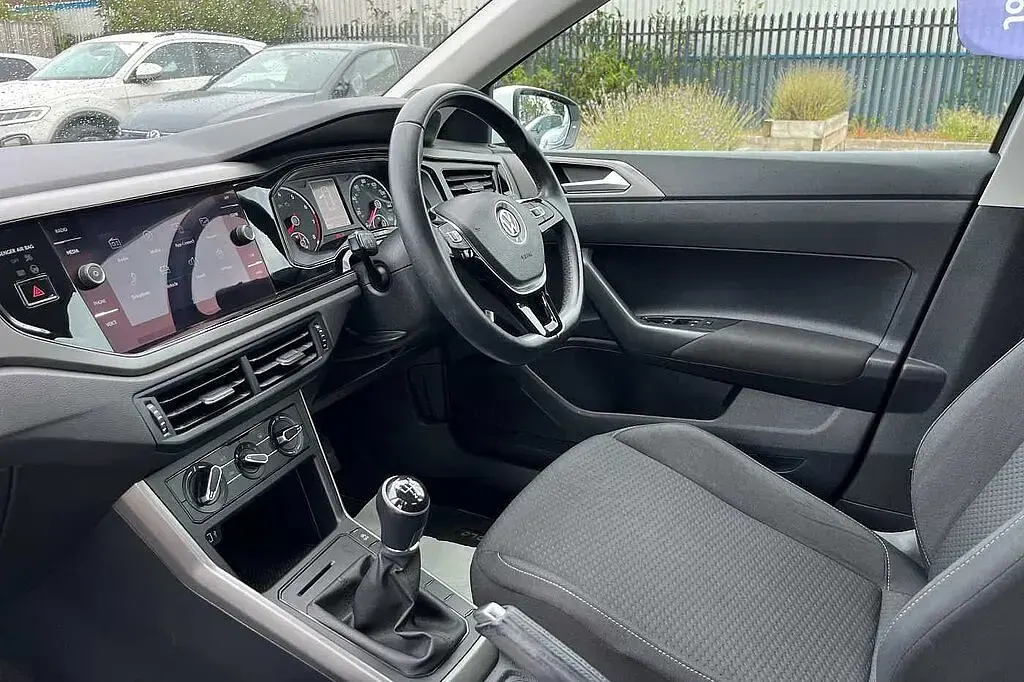 Used VW Polo SE 65 HP (47 kW) 2019 White Hatchback