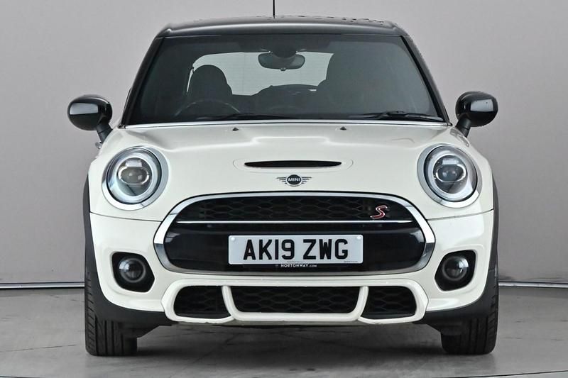 Used Mini Cooper S Hatch 192 HP (141 kW) 2019 White Hatchback