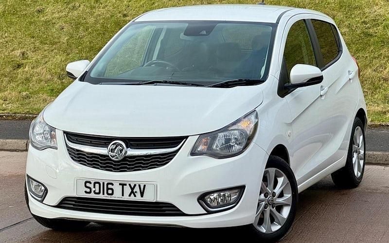 Used Vauxhall Viva 75 HP (55 kW) 2016 White Hatchback