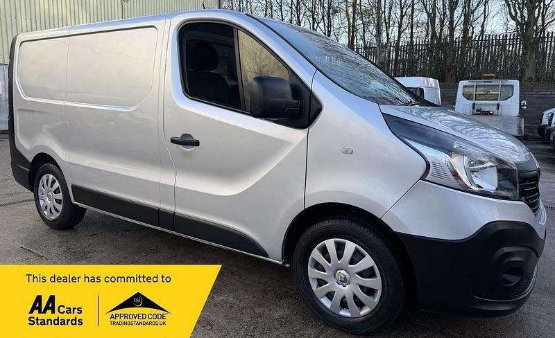 Used Renault Trafic Business 2017 Silver MPV