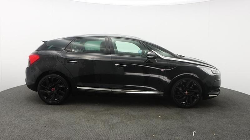 Used DS Automobiles DS5 Performance 178 HP (130 kW) 2017 Black Hatchback