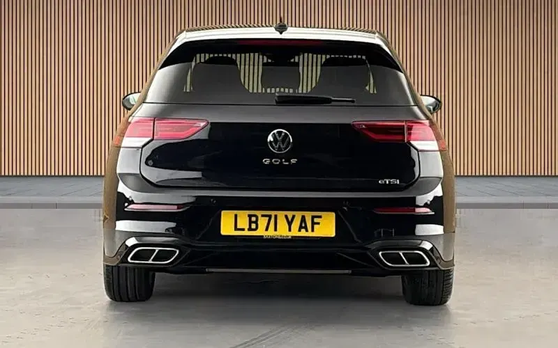 Used VW Golf VIII R-line 150 HP (110 kW) 2022 Black Hatchback