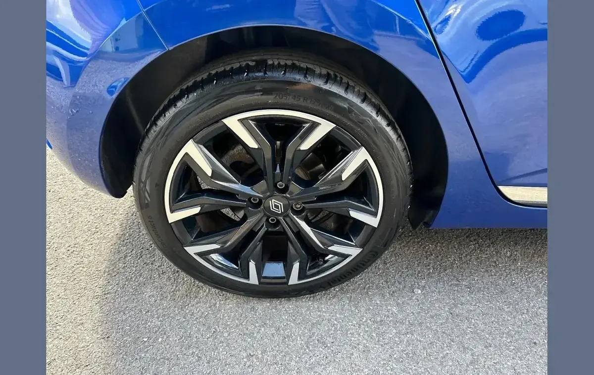 Used Renault Clio Techno 90 HP (66 kW) 2024 Blue  Hatchback
