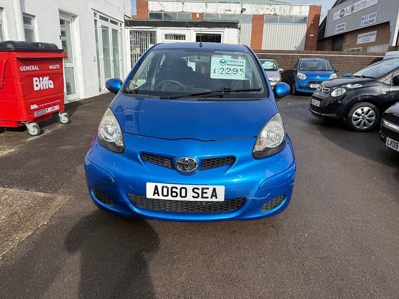 Used Toyota Aygo 68 HP (50 kW) 2011 Blue Hatchback