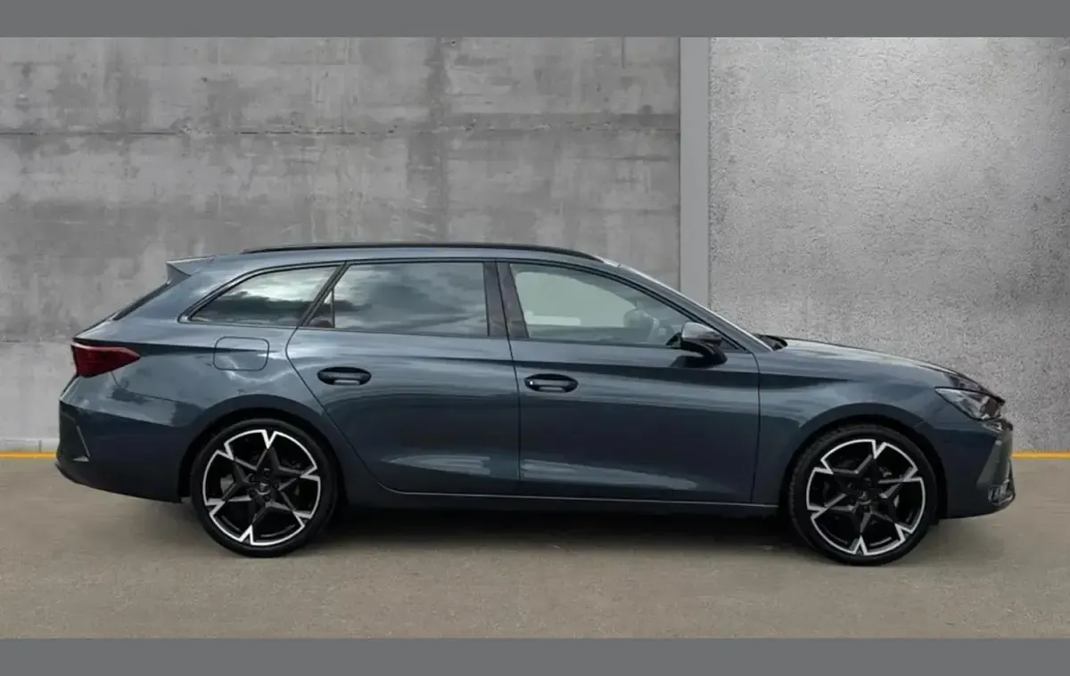 Used Cupra Leon 147 HP (108 kW) 2025 Grey Estate